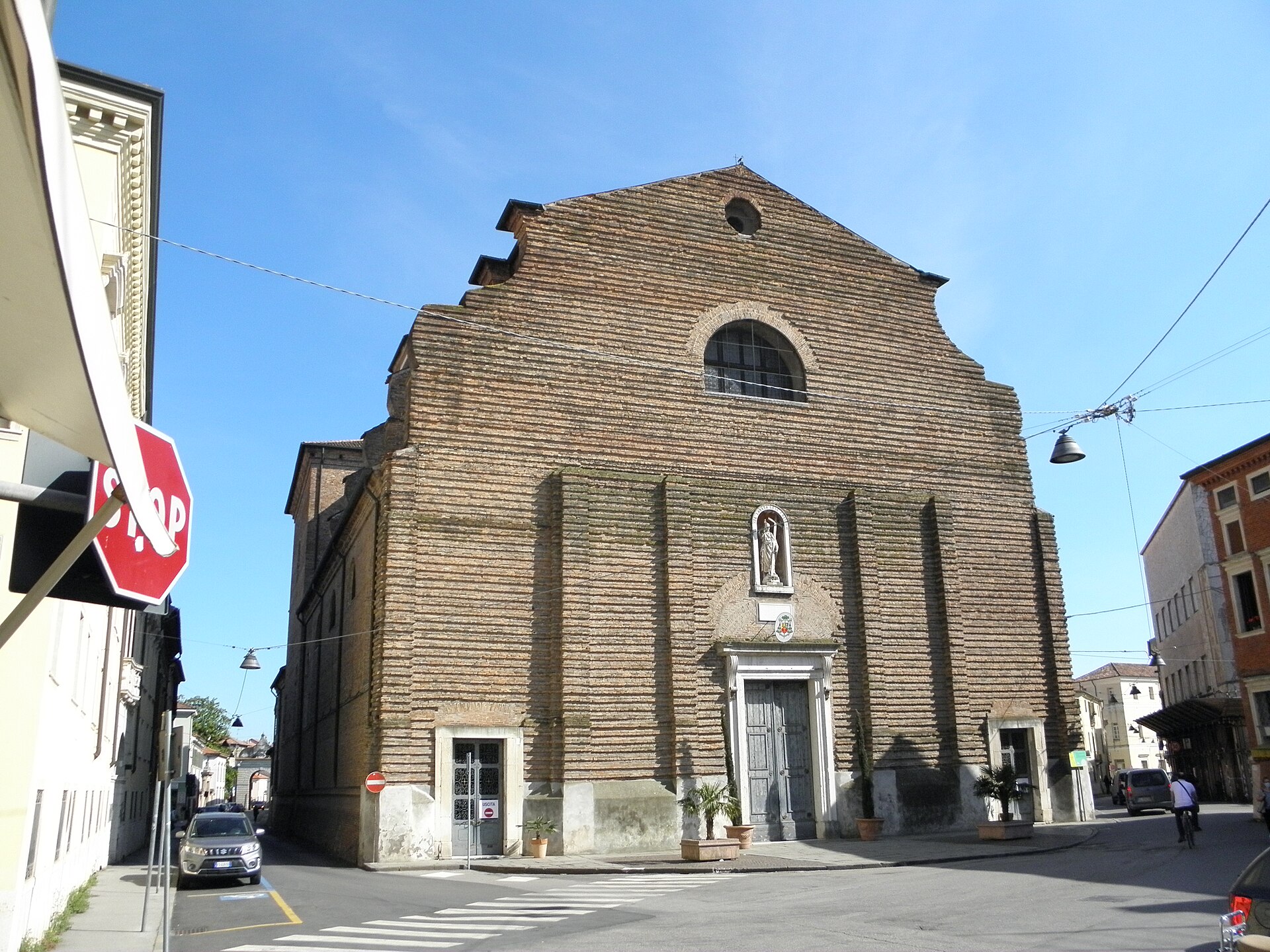 Duomo di Santo Stefano a Rovigo, a pochi passi dallo Studentato IDSC